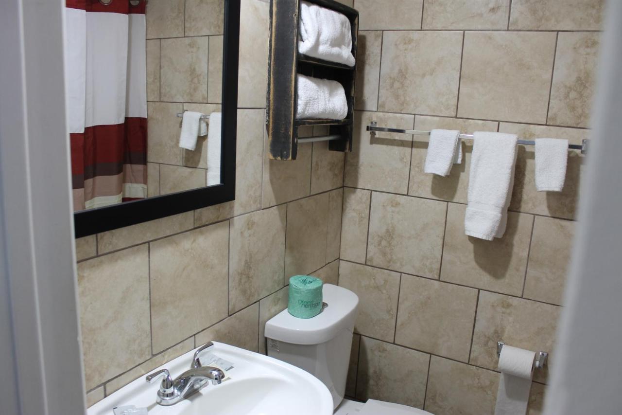 טונוונדה The Route 62 Motel מראה חיצוני תמונה